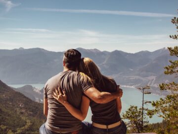découvrez des conseils et des astuces pour nourrir l'amour et la complicité au sein de votre couple. explorez des activités, des idées de rendez-vous et des stratégies de communication pour renforcer vos liens et vivre une relation épanouissante.