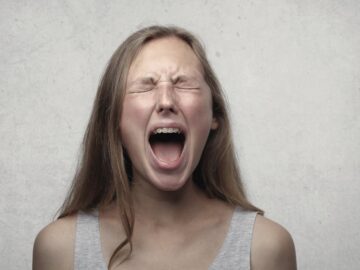 découvrez l'univers fascinant de la folie féminine, une exploration audacieuse des émotions et des luttes qui façonnent l'expérience des femmes à travers l'histoire. plongez dans des récits poignants et des analyses captivantes sur la santé mentale et la condition féminine.