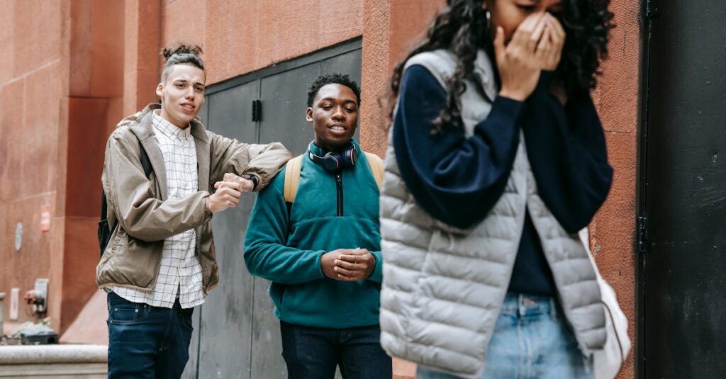 découvrez comment gérer le rejet d'une amitié et les émotions qui l'accompagnent. apprenez à surmonter cette épreuve, à renforcer vos autres relations et à avancer vers de nouvelles amitiés enrichissantes.