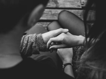découvrez les dynamiques des relations interpersonnelles, des conseils pour renforcer vos liens et des stratégies pour naviguer dans les hauts et les bas des relations amoureuses, amicales et familiales.