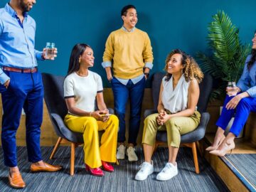 découvrez l'art de la conversation et améliorez vos compétences en communication. explorez des techniques pour engager vos interlocuteurs, partager des idées et créer des échanges enrichissants. apprenez à écouter, à poser les bonnes questions et à exprimer vos pensées avec clarté.