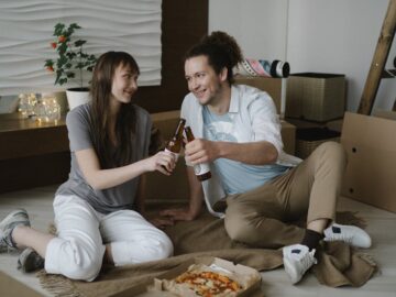 découvrez des idées de sujets de conversation captivants pour briser la glace, engager vos interlocuteurs et rendre vos échanges plus intéressants. que ce soit pour des rencontres, des événements ou des discussions informelles, ces amorces de conversation vous aideront à créer des connexions authentiques.