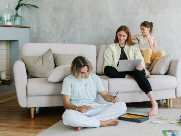 découvrez une sélection de jeux pour couples qui renforceront votre complicité et pimenteront vos soirées ensemble. que vous soyez en quête de jeux de stratégie, de quiz amusants ou d'activités romantiques, trouvez ici des idées pour vous rapprocher tout en vous divertissant !