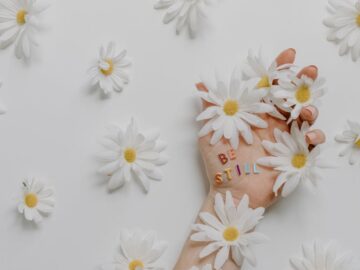découvrez une sélection de prières inspirantes pour vous guider, renforcer votre foi et apporter paix et réconfort dans votre vie quotidienne. plongez dans des réflexions spirituelles qui élèvent l'âme et nourrissent l'esprit.