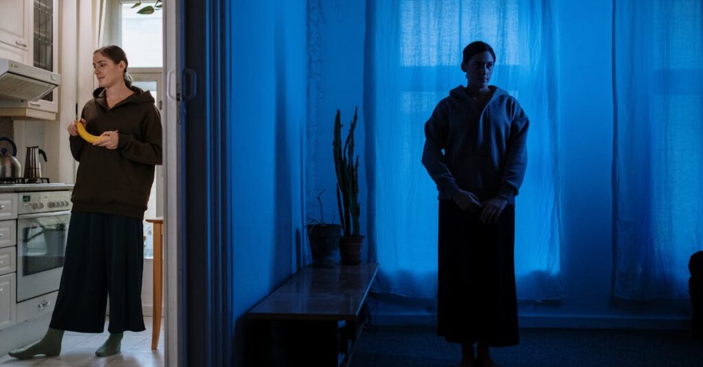 plongez dans l'univers captivant de l'obsession, où les passions intenses peuvent mener à des expériences déconcertantes. découvrez comment cet état d'esprit peut influencer nos relations, nos décisions et notre perception du monde. explorez les rouages psychologiques de l'obsession et son impact sur la vie quotidienne.