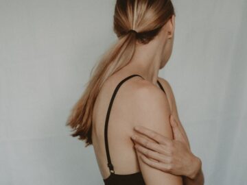découvrez le concept du regret, ses origines émotionnelles et son impact sur nos décisions. explorez comment apprendre de nos expériences passées peut nous aider à transformer le regret en force positive pour l'avenir.