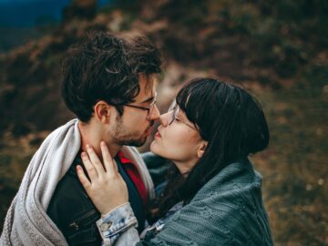 découvrez le concept de l'âme sœur, un lien unique et profond entre deux personnes destinées à se rencontrer. explorez les signes, les histoires et les conseils pour reconnaître et nourrir cette connexion exceptionnelle.