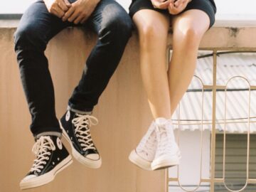 découvrez le concept de la 'trophy girlfriend' et son impact sur les relations modernes. explorez les nuances de cet archétype, ses implications psychologiques et sociales, ainsi que les attentes qui l'entourent. un article captivant pour mieux comprendre les dynamiques amoureuses contemporaines.