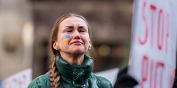 découvrez les signes émotionnels qui révèlent nos véritables sentiments. apprenez à reconnaître les indices subtils du langage corporel et les émotions derrière les mots pour mieux comprendre vos interactions personnelles et renforcer vos relations.