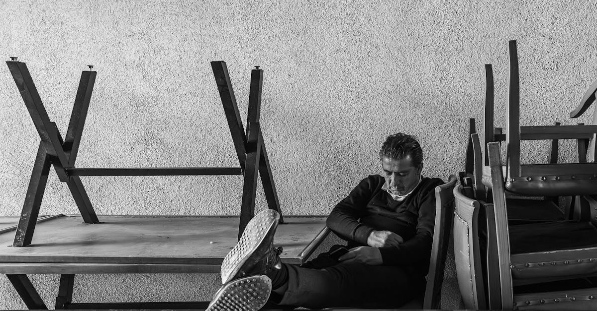 découvrez l'introspection, un voyage intérieur essentiel pour mieux comprendre vos pensées et émotions. explorez les techniques pour une réflexion personnelle profonde et enrichissante.