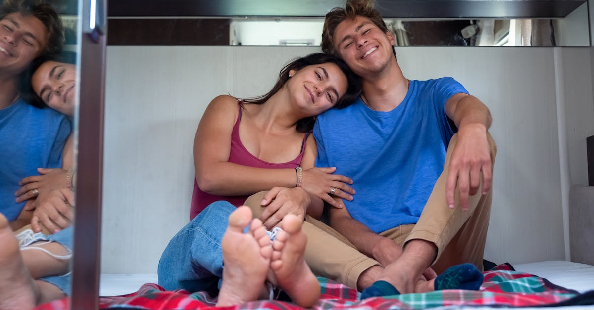 découvrez des positions intimes pour hommes qui favorisent le plaisir et l'intimité. explorez des conseils pratiques et des techniques pour renforcer votre complicité avec votre partenaire.