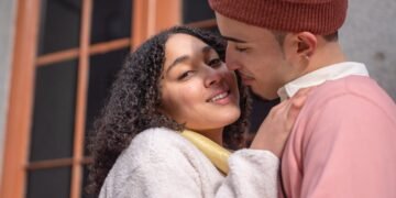 découvrez des positions intimes pour hommes qui favorisent la connexion, l'intimité et le plaisir. explorez des techniques variées pour enrichir votre vie sexuelle et créer des moments inoubliables avec votre partenaire.