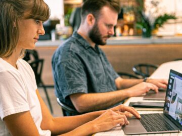 découvrez le monde du freelance : travaillez de manière autonome, choisissez vos projets et boostez votre carrière tout en profitant d'une flexibilité inégalée.