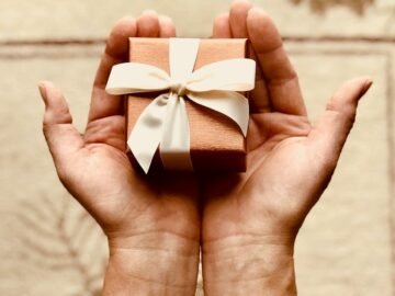 découvrez l'importance de la gratitude dans votre vie quotidienne. apprenez des techniques pour cultiver la reconnaissance et améliorer votre bien-être mental. transformez votre perspective et vivez plus sereinement grâce à la pratique de la gratitude.