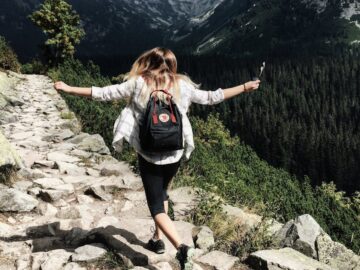 découvrez les meilleurs sentiers de randonnée pour explorer la nature, profiter des paysages époustouflants et vivre des moments inoubliables en pleine air. que vous soyez débutant ou randonneur expérimenté, trouvez l'itinéraire qui vous convient parmi notre sélection d'itinéraires de randonnée.
