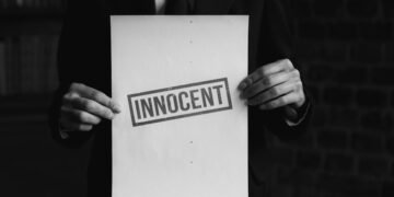 découvrez l'importance de l'intégrité dans nos vies personnelles et professionnelles. explorez comment cette valeur fondamentale façonne nos relations, renforce la confiance et guide nos décisions éthiques au quotidien.