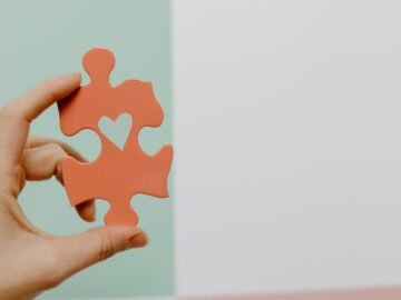explorez le pouvoir de la gentillesse et son impact sur le monde. découvrez comment de petits gestes altruistes peuvent transformer des vies et favoriser des relations positives. inspirez-vous de récits touchants et apprenez à cultiver la bienveillance au quotidien.