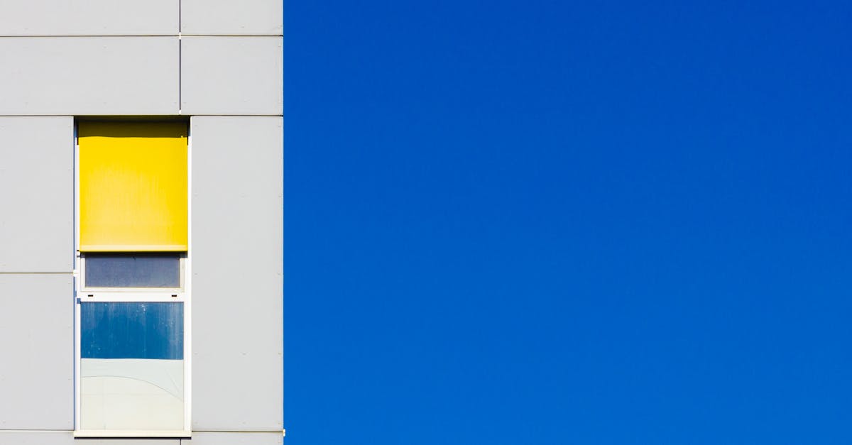 découvrez l'art du minimalisme, une philosophie de vie qui prône la simplicité et l'élimination du superflu. apprenez à vivre de manière plus consciente et à apprécier l'essentiel pour un quotidien allégé et harmonieux.