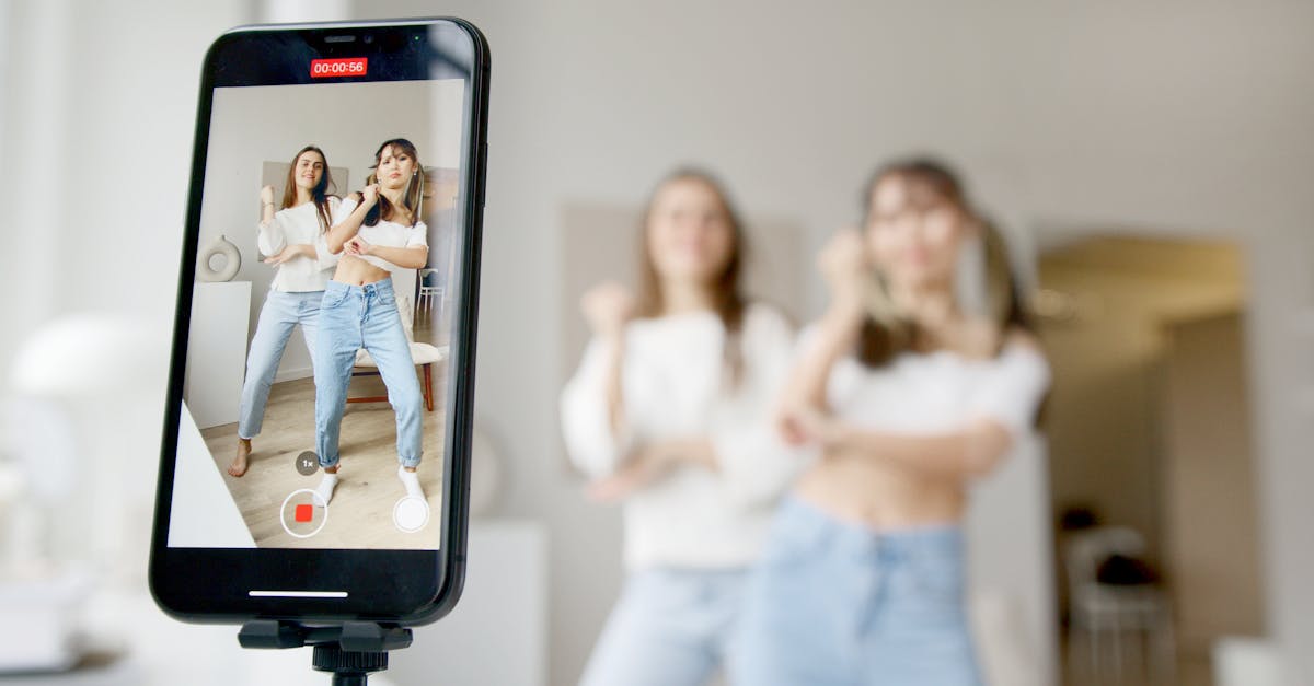découvrez l'importance du personal branding pour bâtir votre identité professionnelle. apprenez à vous démarquer sur le marché en mettant en avant vos compétences, valeurs et authenticité, et à construire une image de marque personnelle qui ouvre des portes vers de nouvelles opportunités.