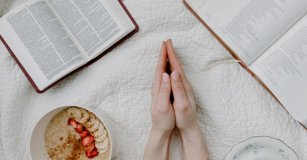 découvrez les rituels apaisants et enrichissants qui transforment votre quotidien en une expérience pleine de sens. plongez dans un univers où chaque moment est sacralisé, et apprenez comment intégrer ces pratiques bienfaisantes dans votre vie.