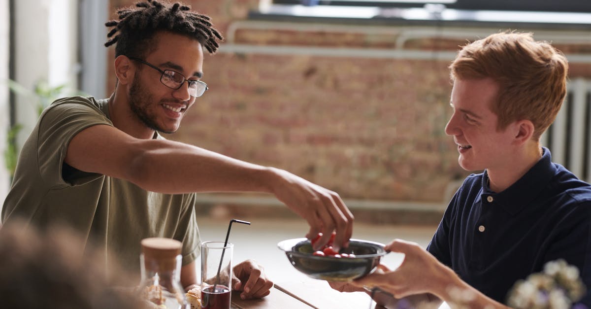 découvrez le concept de sharing, une approche collaborative qui favorise le partage des ressources et des expériences. explorez comment cette tendance transforme notre manière de consommer et de vivre ensemble, tout en créant des communautés plus soudées.