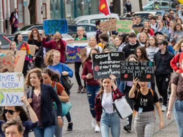 découvrez le pouvoir de la solidarité, unissant les individus et les communautés pour surmonter les défis ensemble. explorez des initiatives inspirantes et des témoignages touchants qui illustrent l'importance d'agir ensemble pour un monde meilleur.