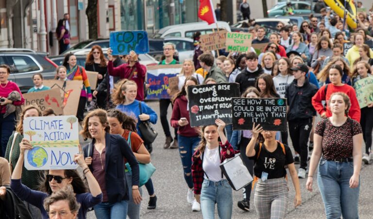 Revenir à la solidarité : créer des liens dans la société moderne