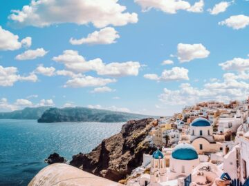 découvrez le monde avec notre guide de voyage ultime. que vous soyez à la recherche d'aventures palpitantes, de détente sur des plages paradisiaques ou de découvertes culturelles enrichissantes, notre plateforme vous aide à planifier le voyage de vos rêves. explorez des destinations fascinantes, des conseils pratiques et des astuces pour un séjour inoubliable.