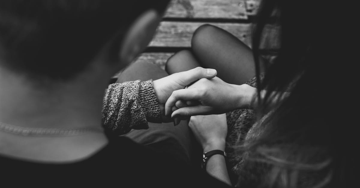 découvrez des conseils et des astuces pour construire et entretenir une relation saine et épanouissante. apprenez comment renforcer la communication et la confiance dans votre couple.