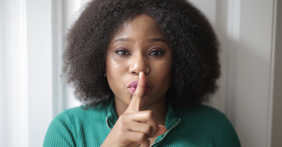 découvrez la signification et les bienfaits du silence. apprenez comment le silence peut améliorer votre bien-être, favoriser la méditation et renforcer la concentration au quotidien.