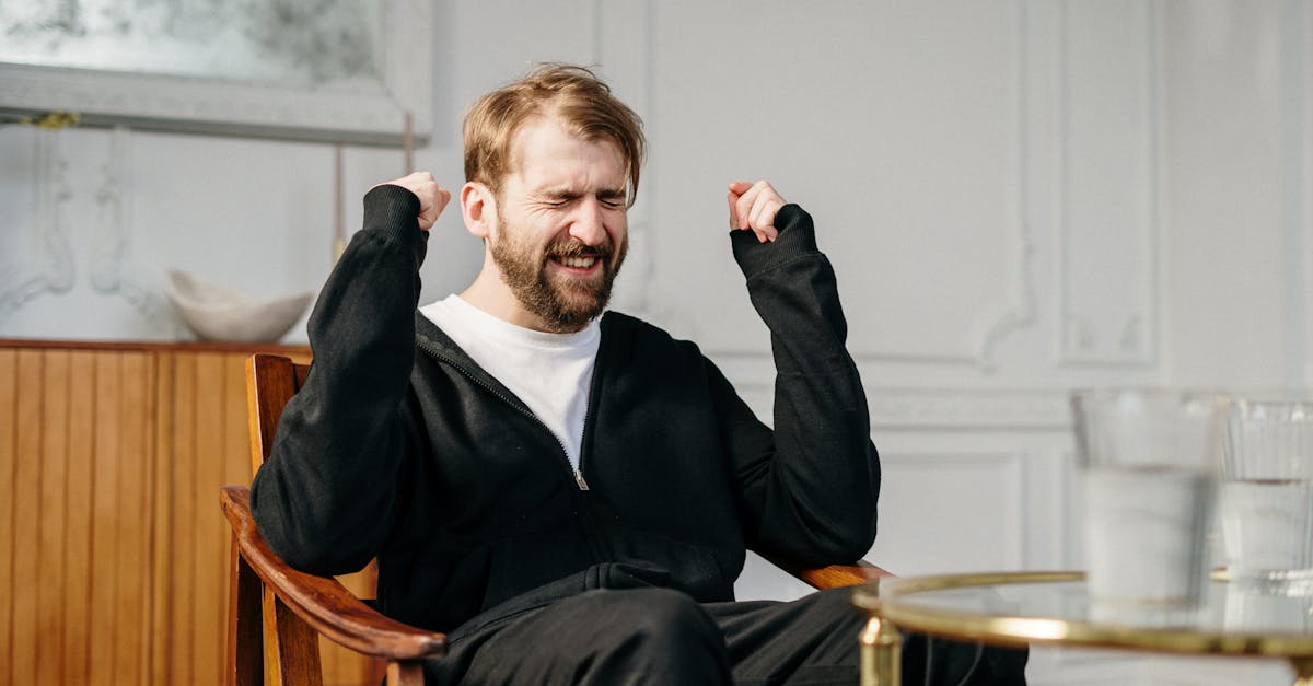 découvrez tout sur les émotions : leur définition, leurs types, leur impact sur notre vie quotidienne et des conseils pour mieux les comprendre et les gérer au quotidien.