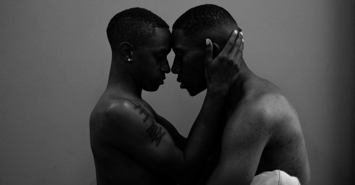 découvrez comment reconnaître les signes véritables de l'amour et savoir si vous aimez quelqu'un profondément grâce à nos conseils et réflexions.