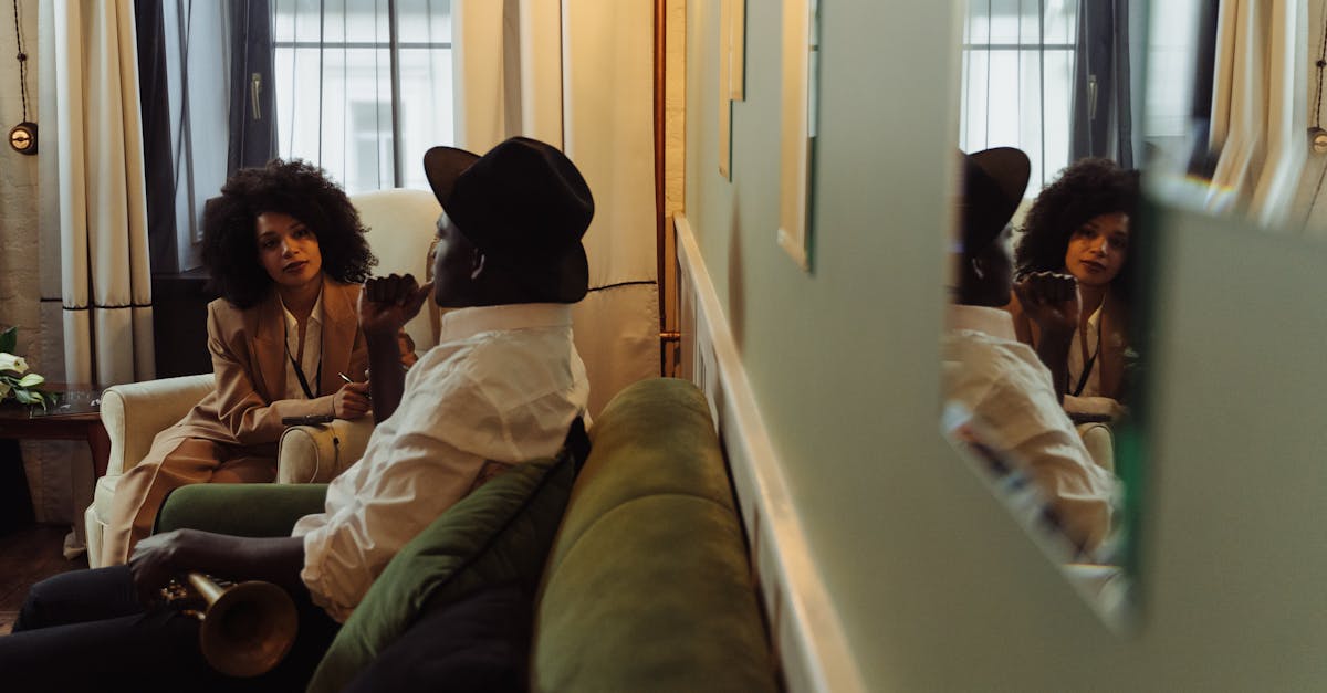 découvrez comment reconnaître la sincérité d'un homme grâce à des signes fiables et des conseils pratiques pour mieux comprendre ses intentions.