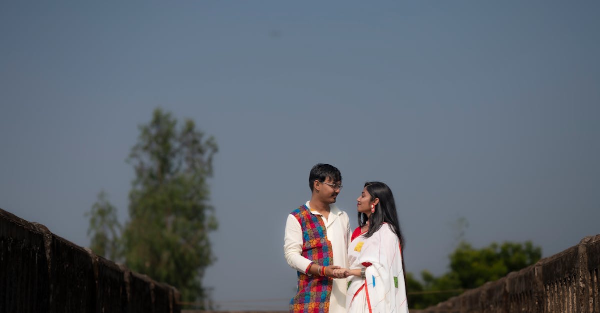 un homme ignorant une femme : exploration des comportements et des impacts sur les relations interpersonnelles.