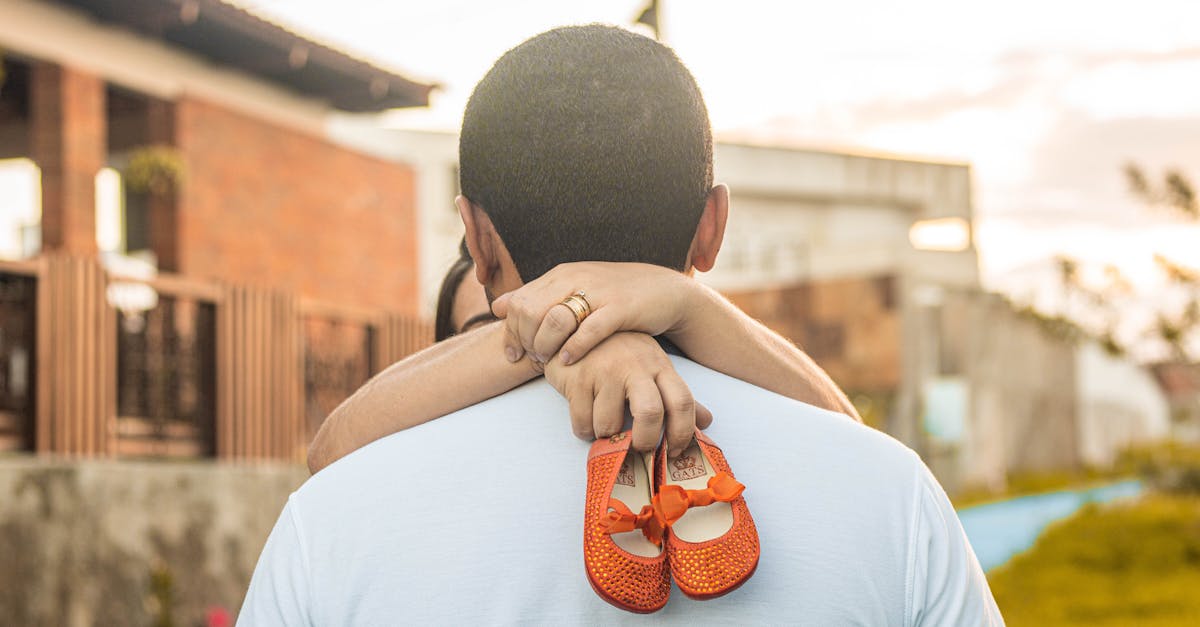 découvrez la signification des rêves dans lesquels votre partenaire vous trompe, et explorez les messages cachés derrière ces images oniriques.