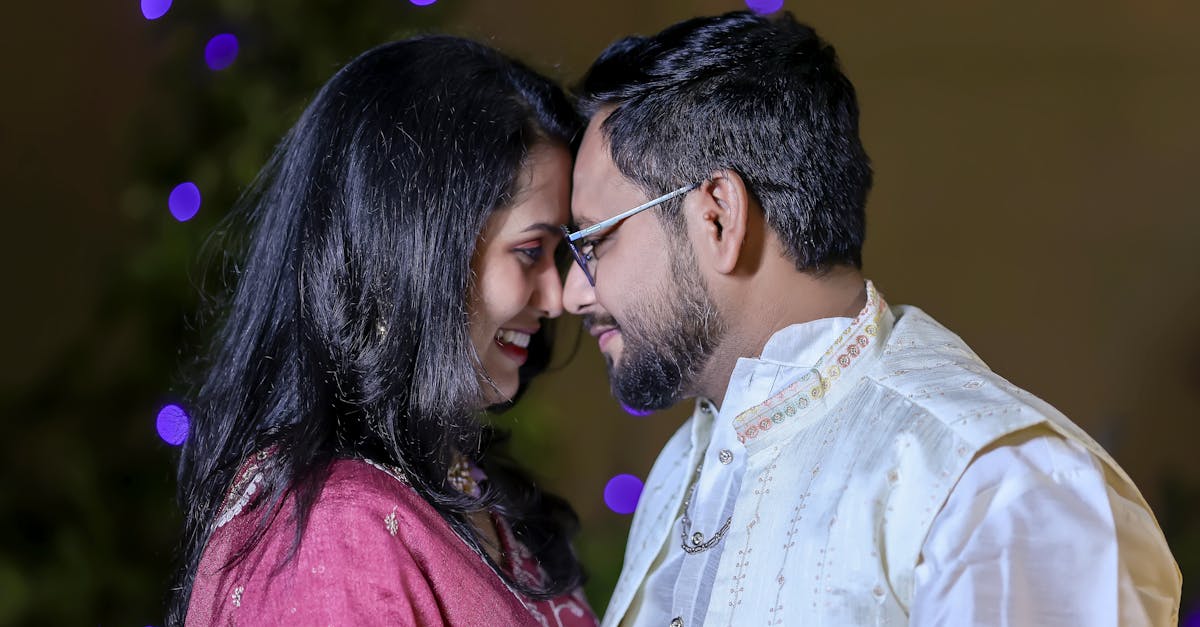 découvrez la beauté de l'amour platonique, une connexion profonde et sincère sans dimension romantique ni physique, célébrant l'amitié et l'affection pure.