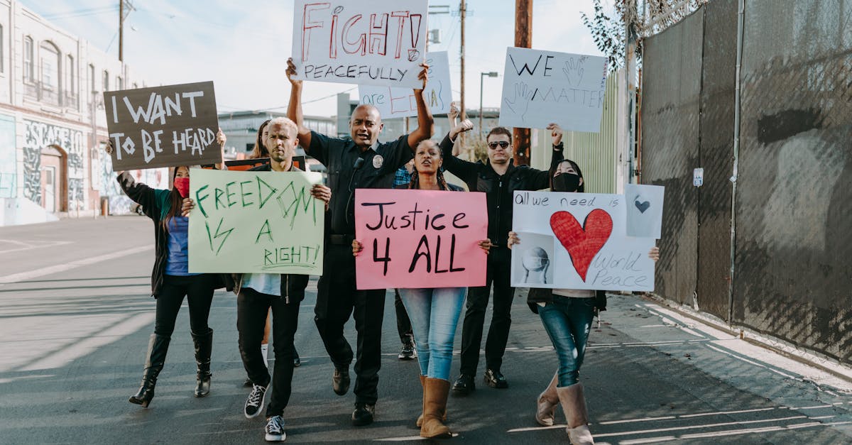 découvrez les signes révélateurs qui montrent que vous êtes amoureux, avec des conseils pour reconnaître et comprendre vos sentiments profonds.
