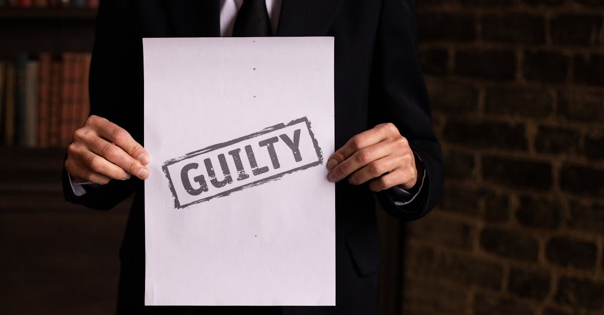 découvrez ex-guilt, une exploration profonde des émotions liées à la culpabilité passée et comment s'en libérer pour avancer sereinement.