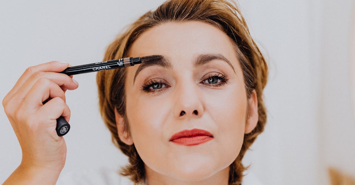 découvrez comment développer et renforcer votre confiance en vous grâce à des conseils pratiques et des techniques efficaces pour améliorer votre estime de soi au quotidien.