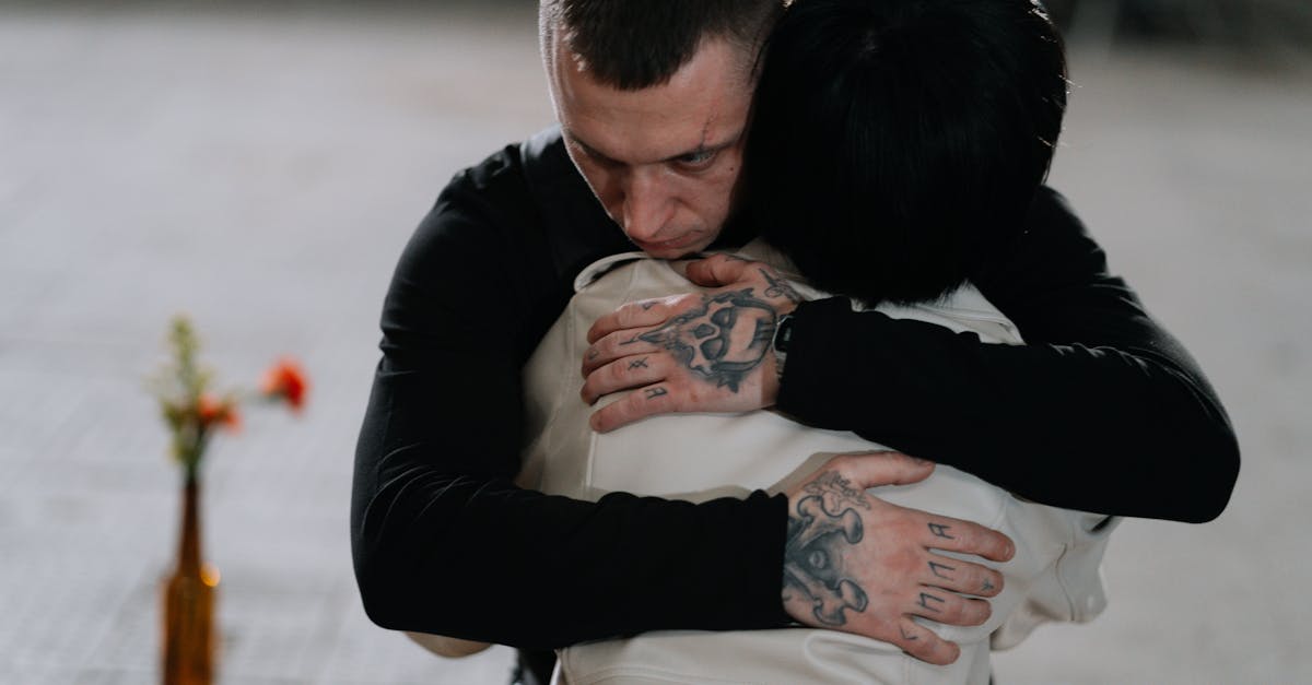 découvrez l'importance de la réconciliation, un processus essentiel pour restaurer la paix, la confiance et l'harmonie entre les individus ou les communautés.