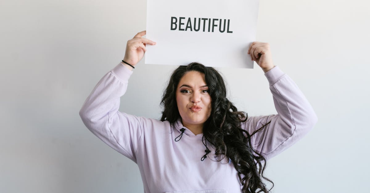 découvrez l'importance de l'amour de soi, apprenez à vous accepter pleinement et cultivez une relation positive avec vous-même pour une vie épanouie.