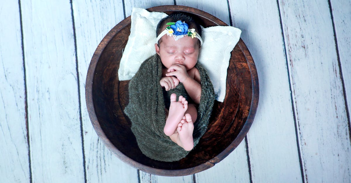 découvrez les enjeux émotionnels et les conséquences de dormir avec un(e) ex, entre passion retrouvée et complications sentimentales.