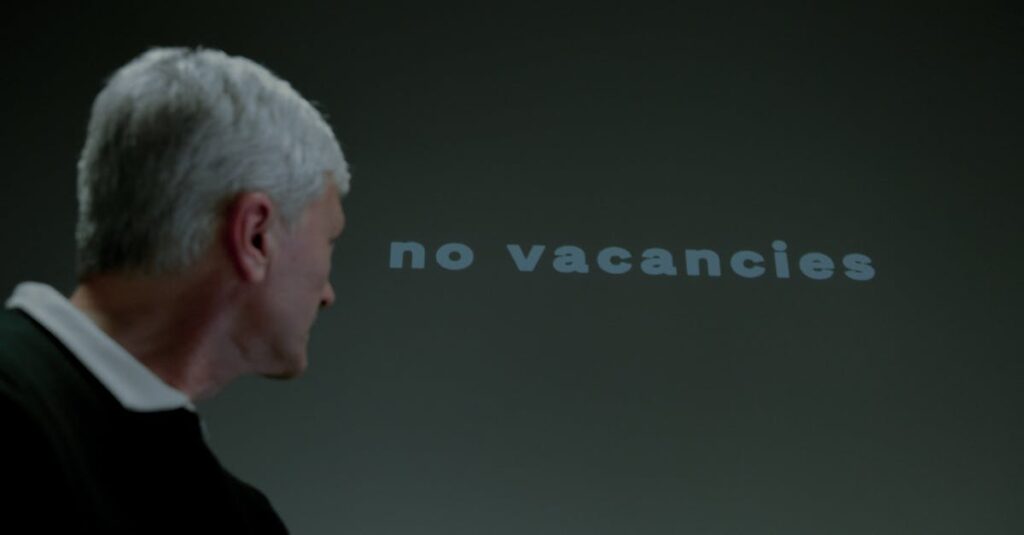 découvrez comment gérer les sentiments liés au rejet d'un ex-partenaire et retrouvez la paix intérieure après une rupture amoureuse.