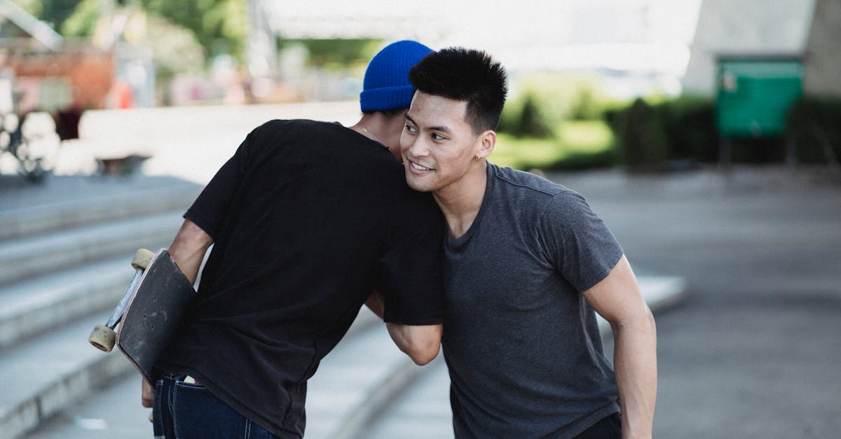 découvrez l'art du flirt : conseils, astuces et techniques pour séduire avec charme et confiance.