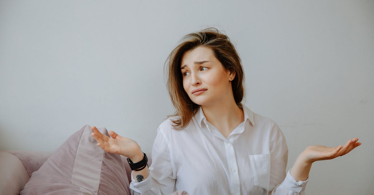 homme indécis : découvrez les traits, causes et solutions pour mieux comprendre et gérer l'indécision au quotidien.