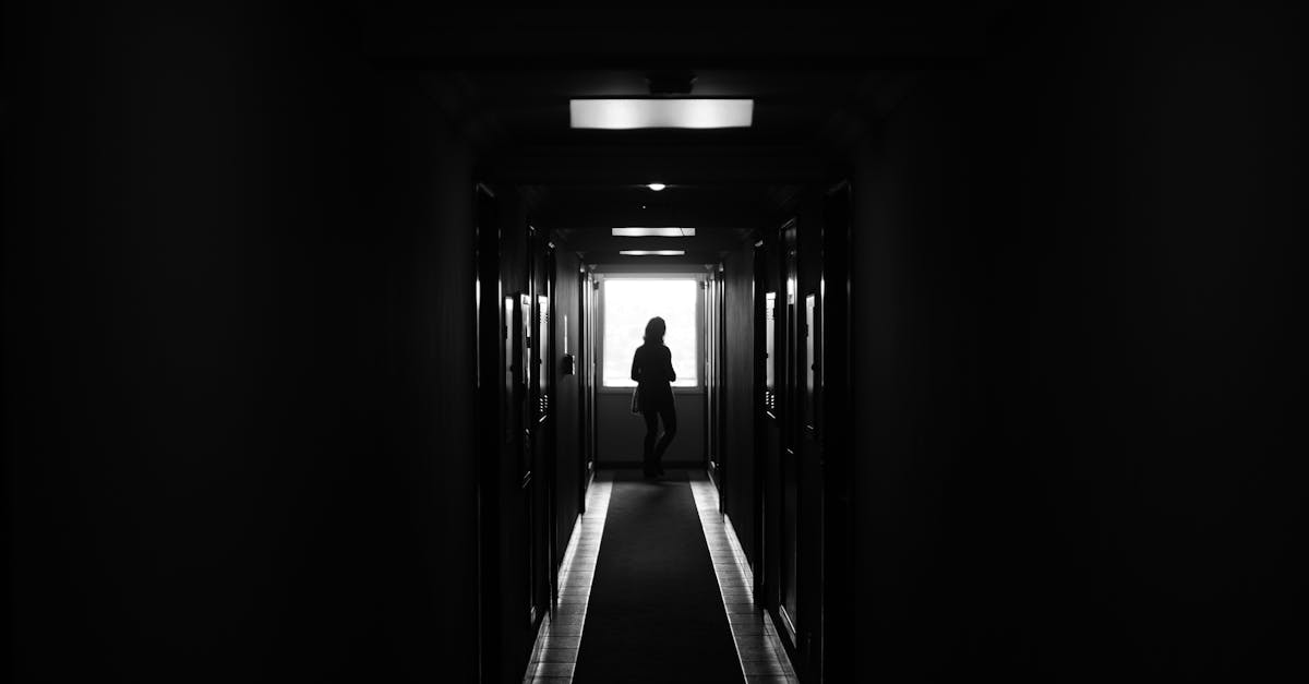 découvrez les causes, conséquences et solutions face à l'infidélité dans les relations amoureuses. comprenez mieux ce phénomène complexe et comment y faire face.