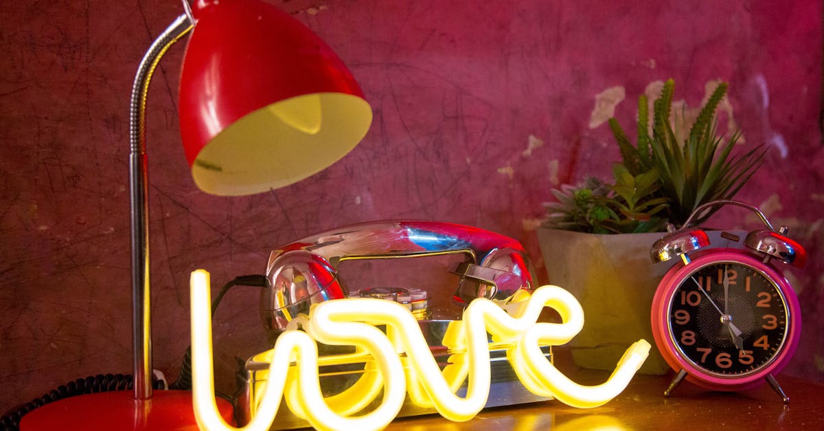 découvrez les signes d'amour et leurs significations pour mieux comprendre vos émotions et celles de votre partenaire.