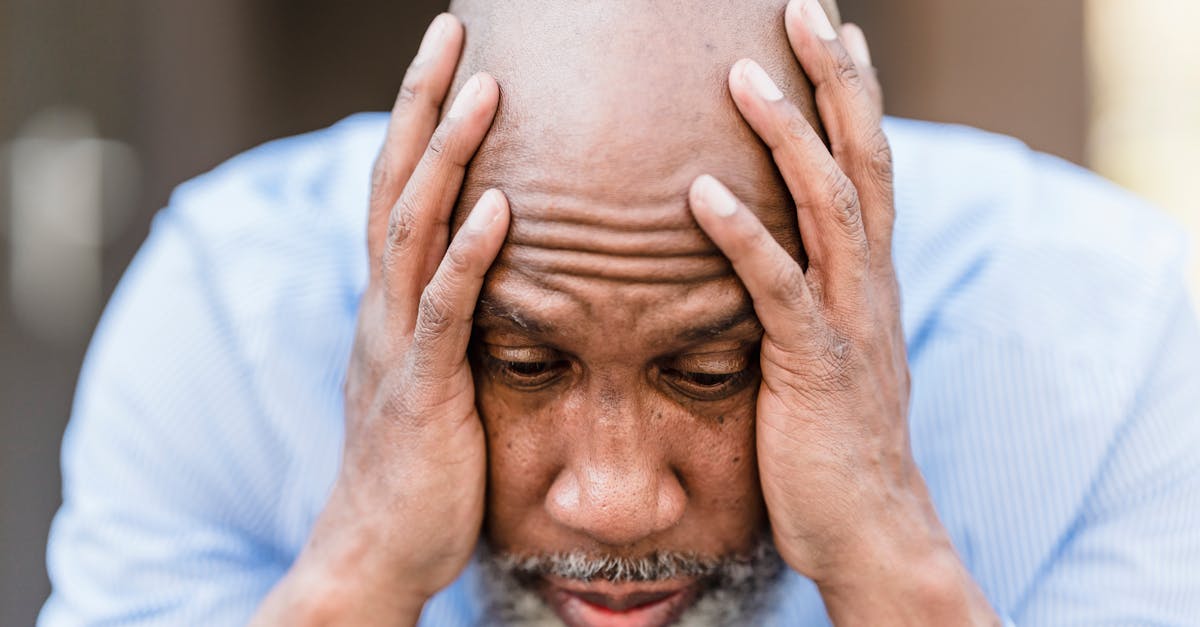 découvrez comment traverser la crise de la quarantaine avec sérénité, comprendre ses causes et trouver des solutions pour mieux vivre cette période de transition.