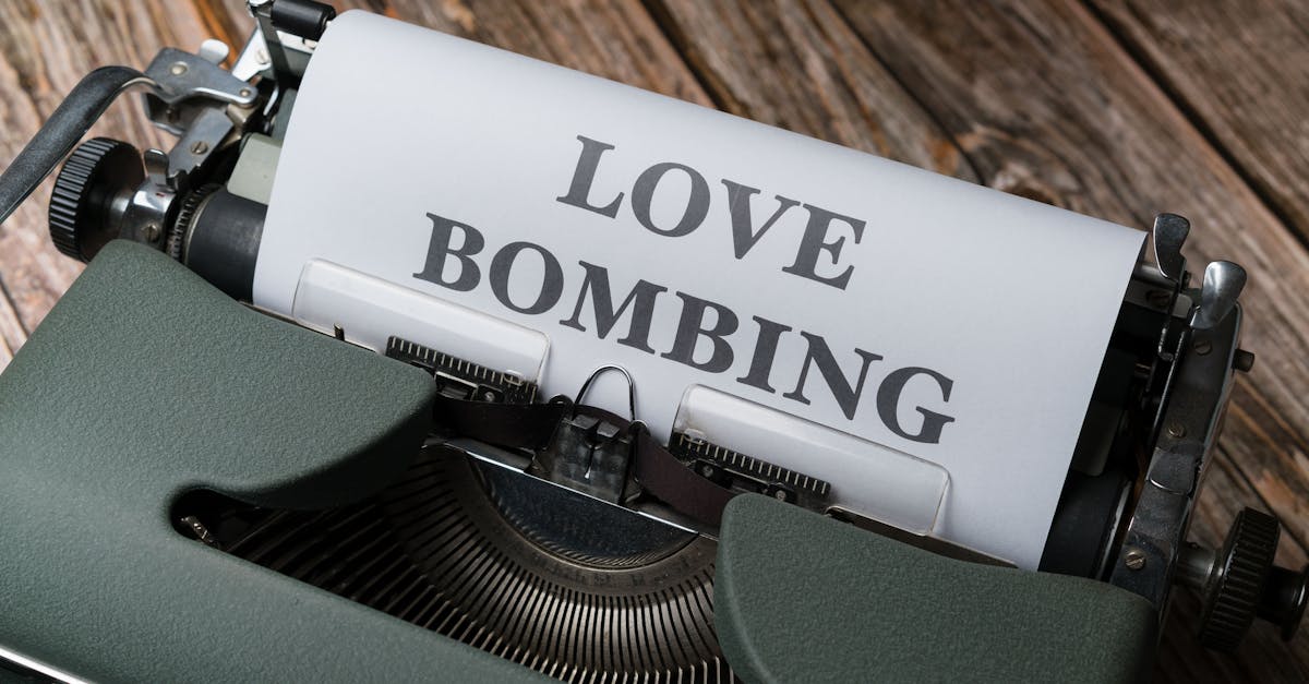 découvrez ce qu'est l'abus narcissique, ses conséquences psychologiques et comment s'en protéger pour retrouver votre bien-être.