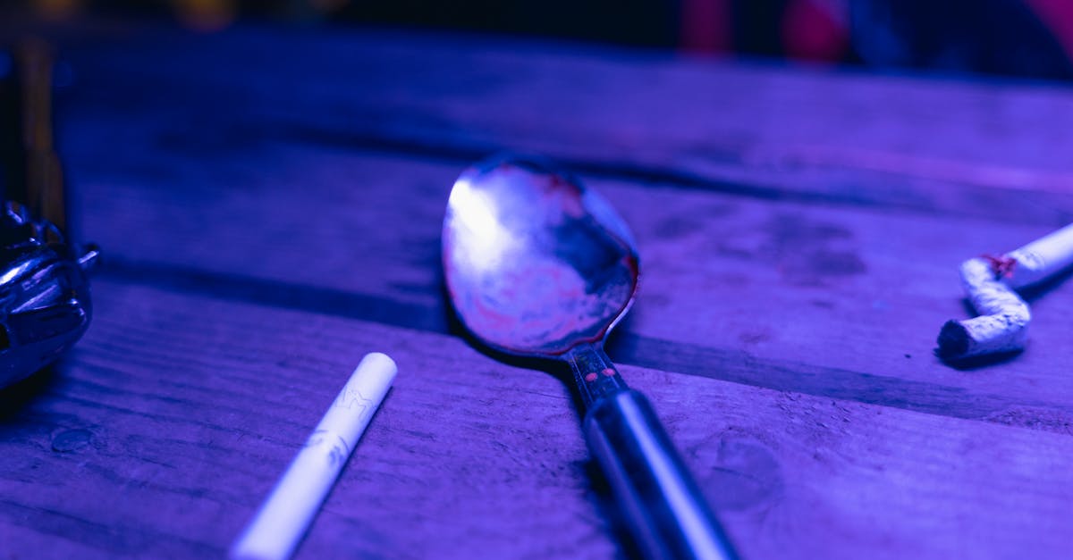 découvrez ce qu'est l'abus narcissique, ses signes, ses effets sur les victimes et comment s'en protéger pour retrouver votre bien-être.